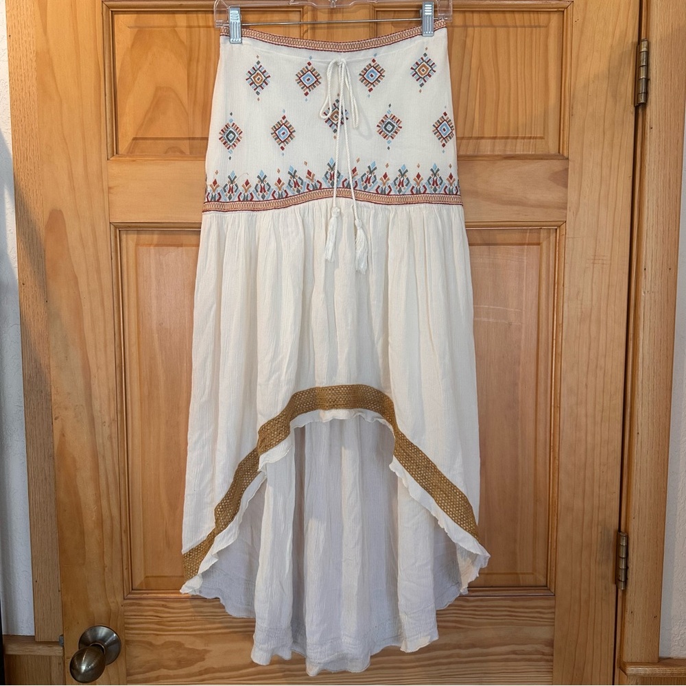 Embroidered White Asymmetrical Skirt